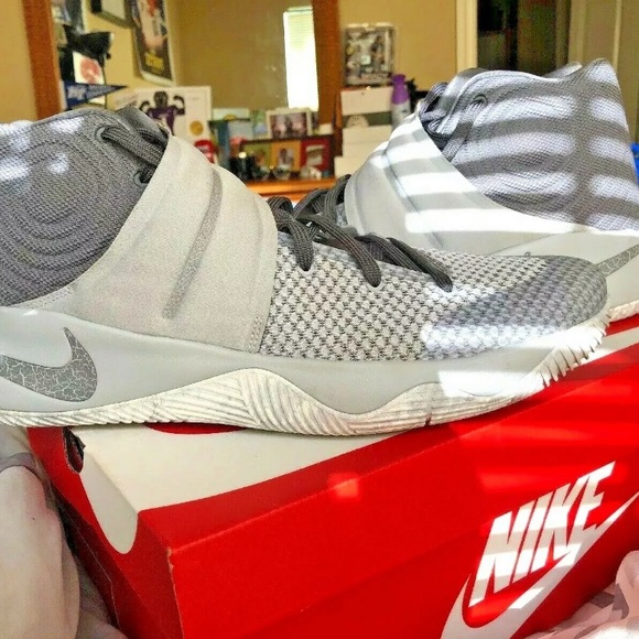Nike Kyrie 2 | Wolf Grey/Blue | Size 14 main image 4